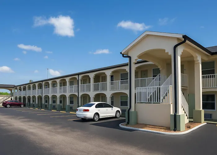 Days Inn By Wyndham Bradenton I-75